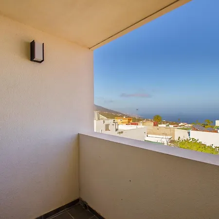 Modern Balcony Terrace House Solarium - Parking