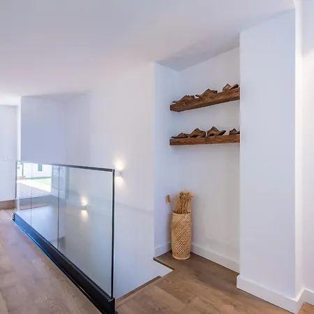 Modern Balcony Terrace House Solarium - Parking *