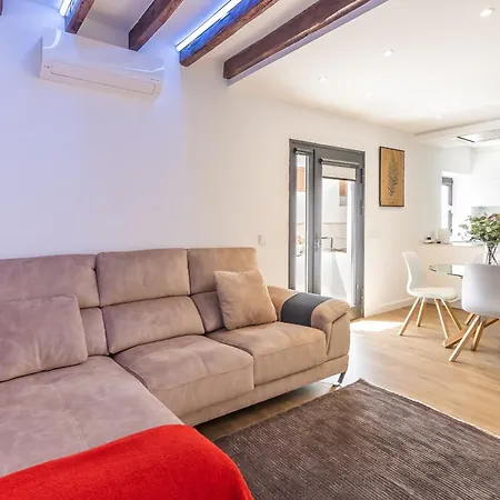 Modern Balcony Terrace House Solarium - Parking *